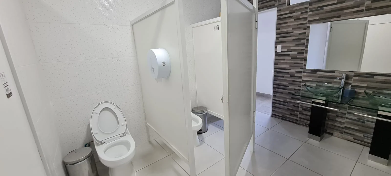 Baños interiores del recinto La Granja VIP