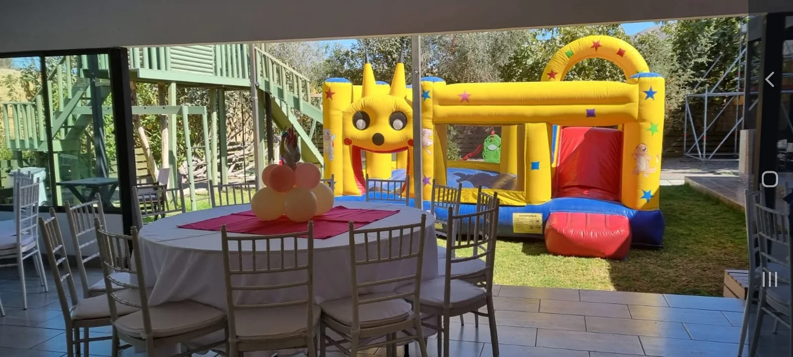 Espacio familiar con inflable