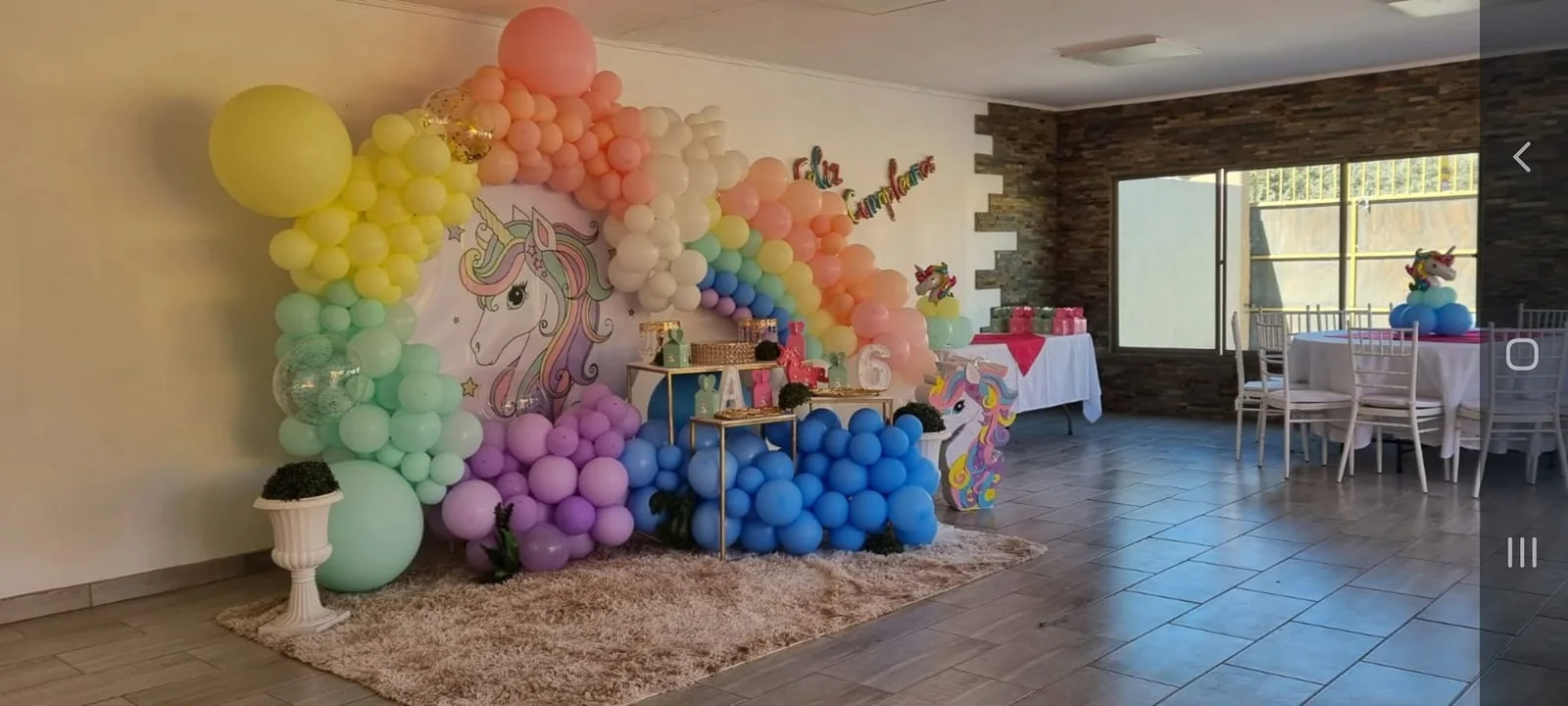 Decoración infantil temática unicornio dentro de La Granja VIP en Copiapó
